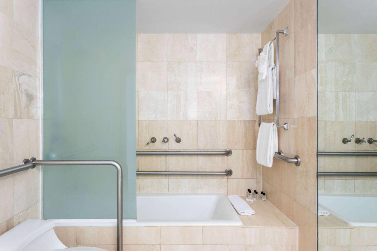 The Astor By Luxurban, Trademark Collection By Wyndham Маями Бийч Екстериор снимка